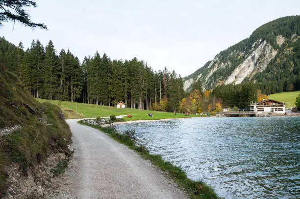 Explore the Best Vilsalpsee Trail Lake: A Scenic Circular Hike in Tannheimer Tal, Tirol 2024